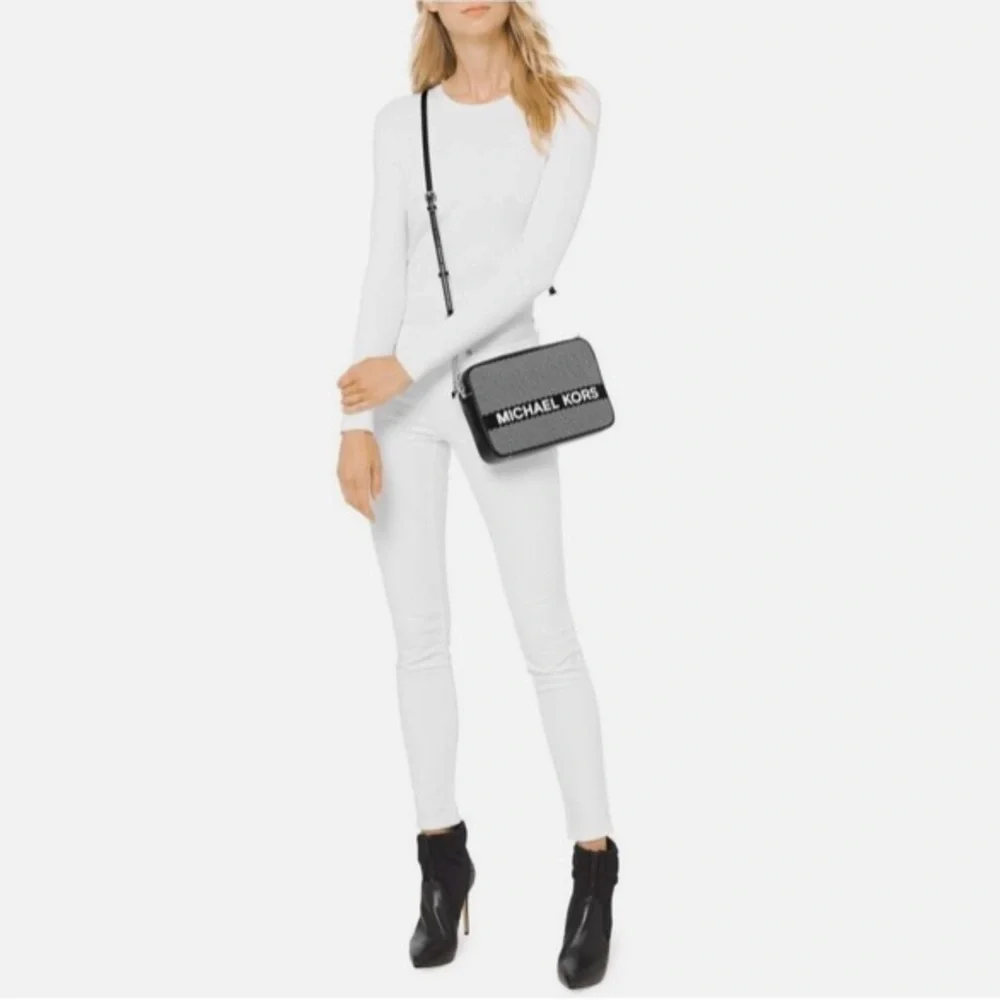 Michael Kors Jet Set Large East West Crossbody Bag Black/White
